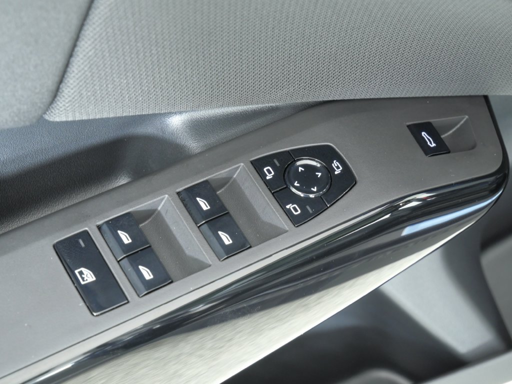 Used 2026 Gray BMW M50 xDrive image 37