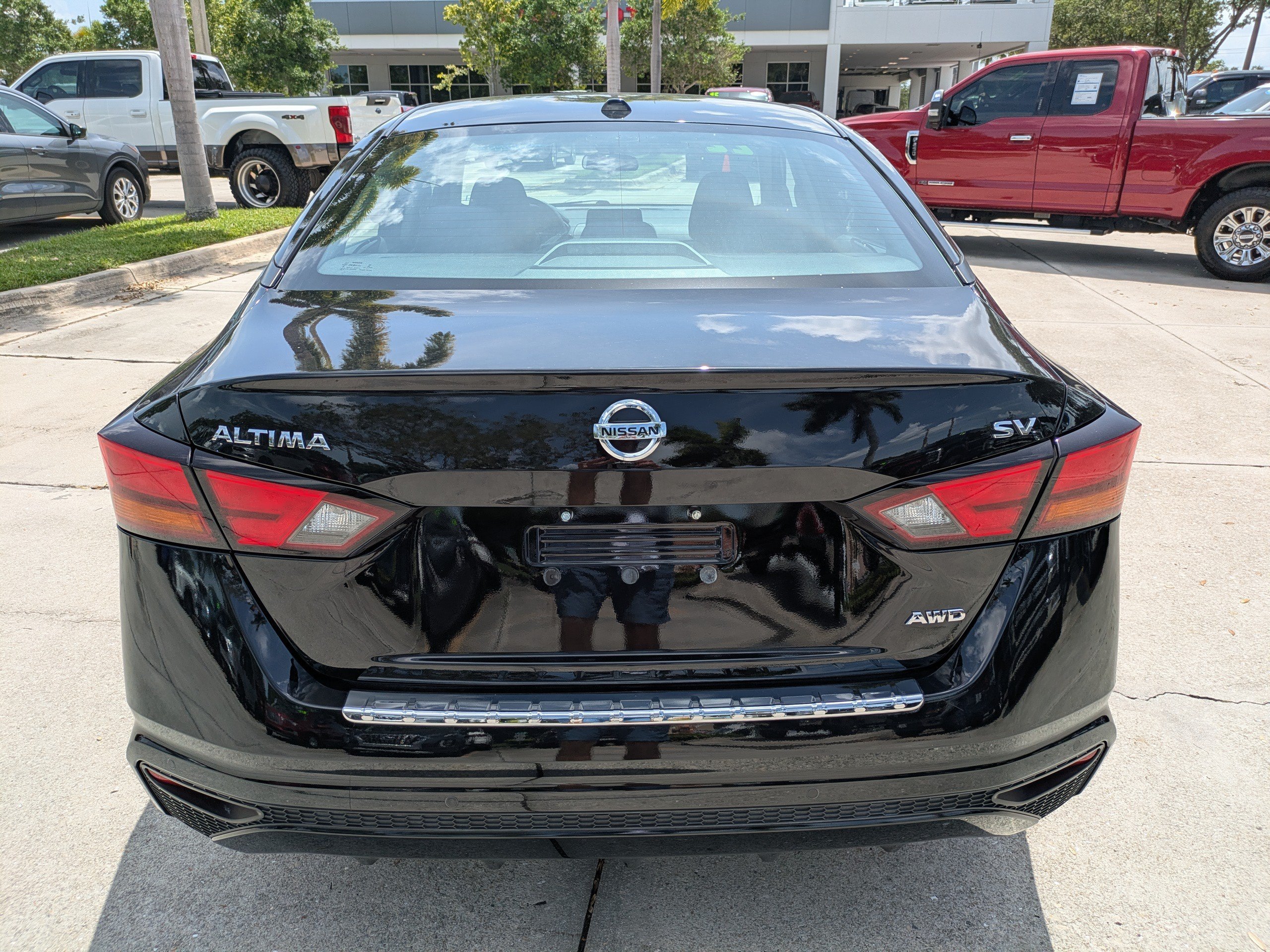 Used 2022 Super Black Nissan 2.5 SV image 5