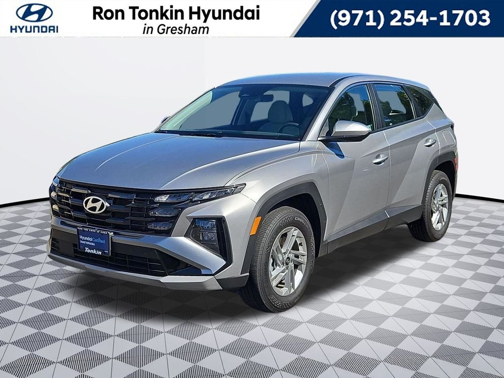 Used 2025 Silver Hyundai SE image 1