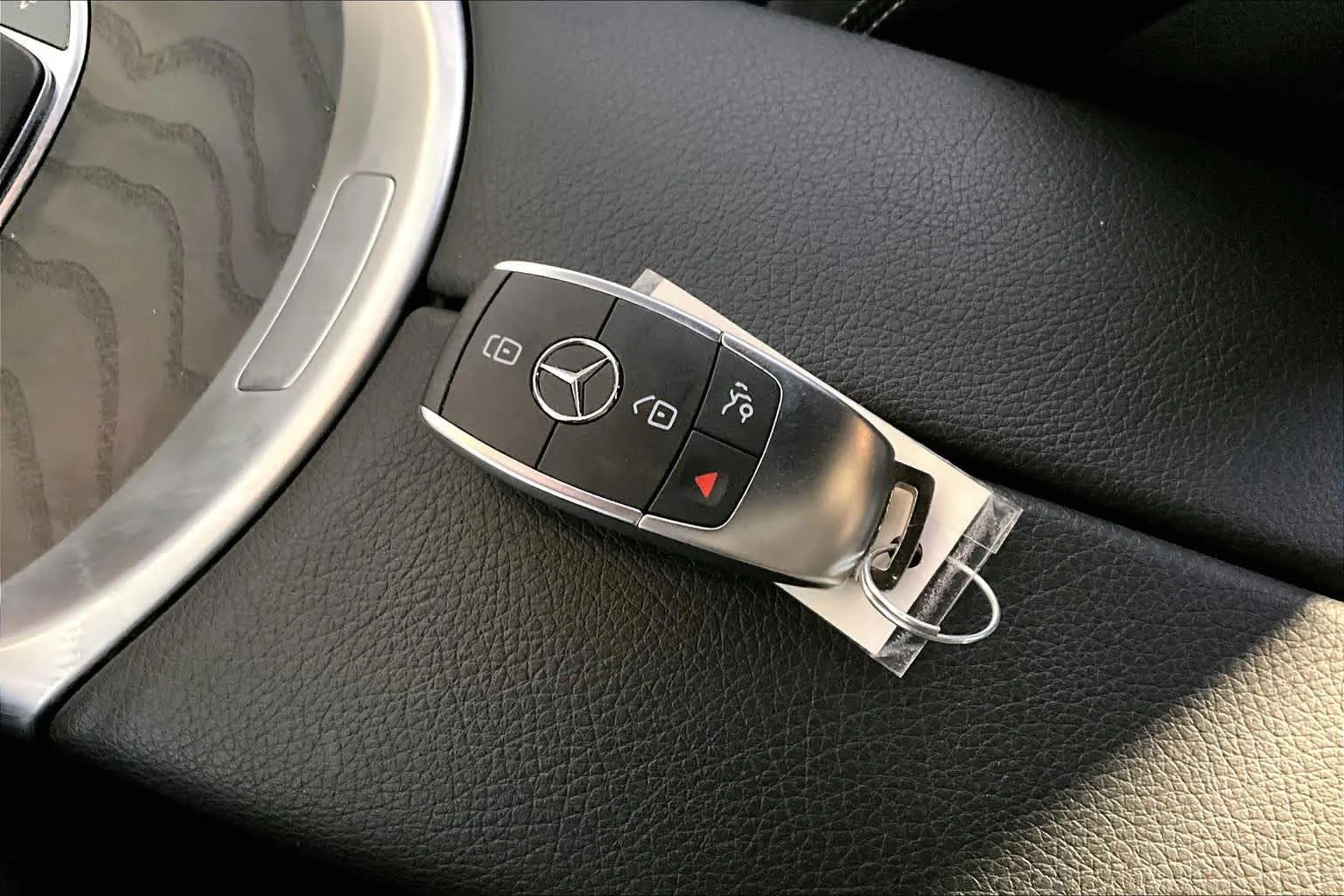 Certified Used 2022 Black Mercedes-Benz GLC 300 image 15
