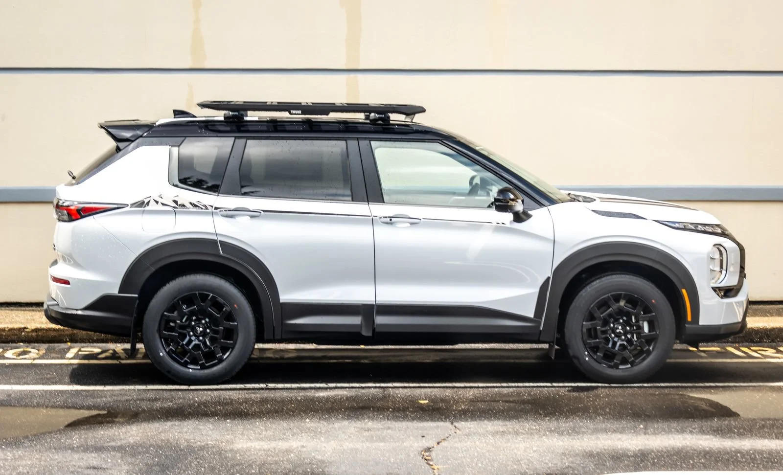New 2026 White Mitsubishi Trail Edition image 10