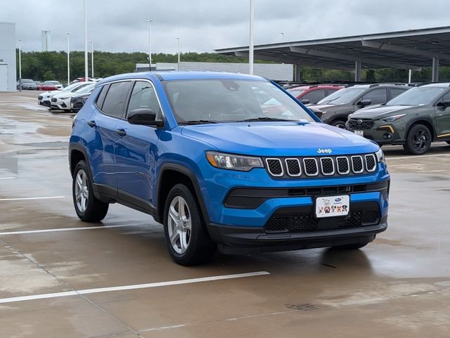 Used 2023 Blue Jeep Sport image 7
