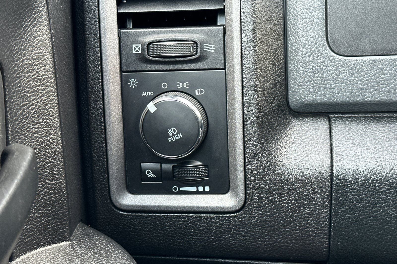 Used 2016 White Ram Express image 28
