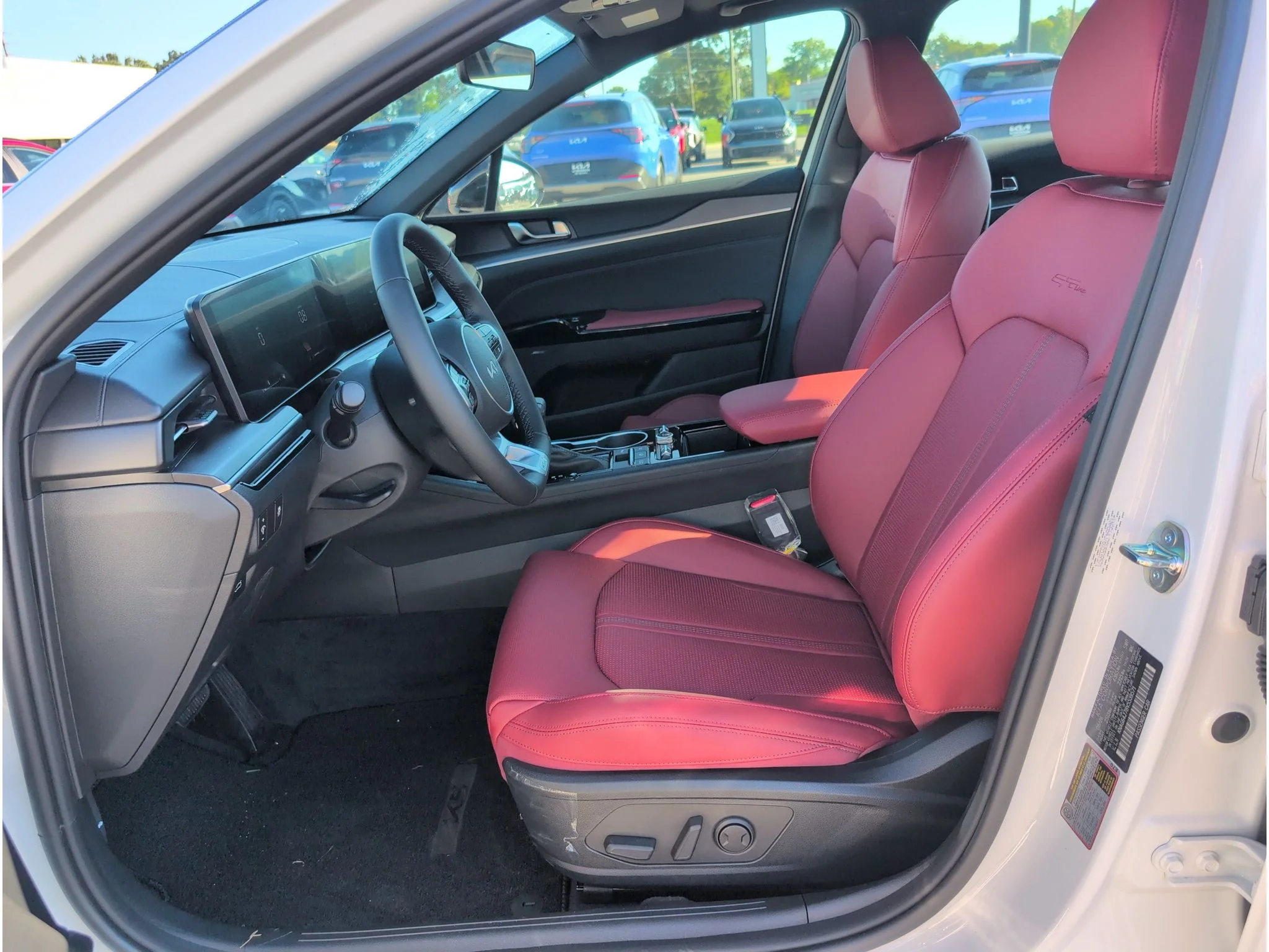 New 2027 Snow White Pearl Kia GT-Line image 10