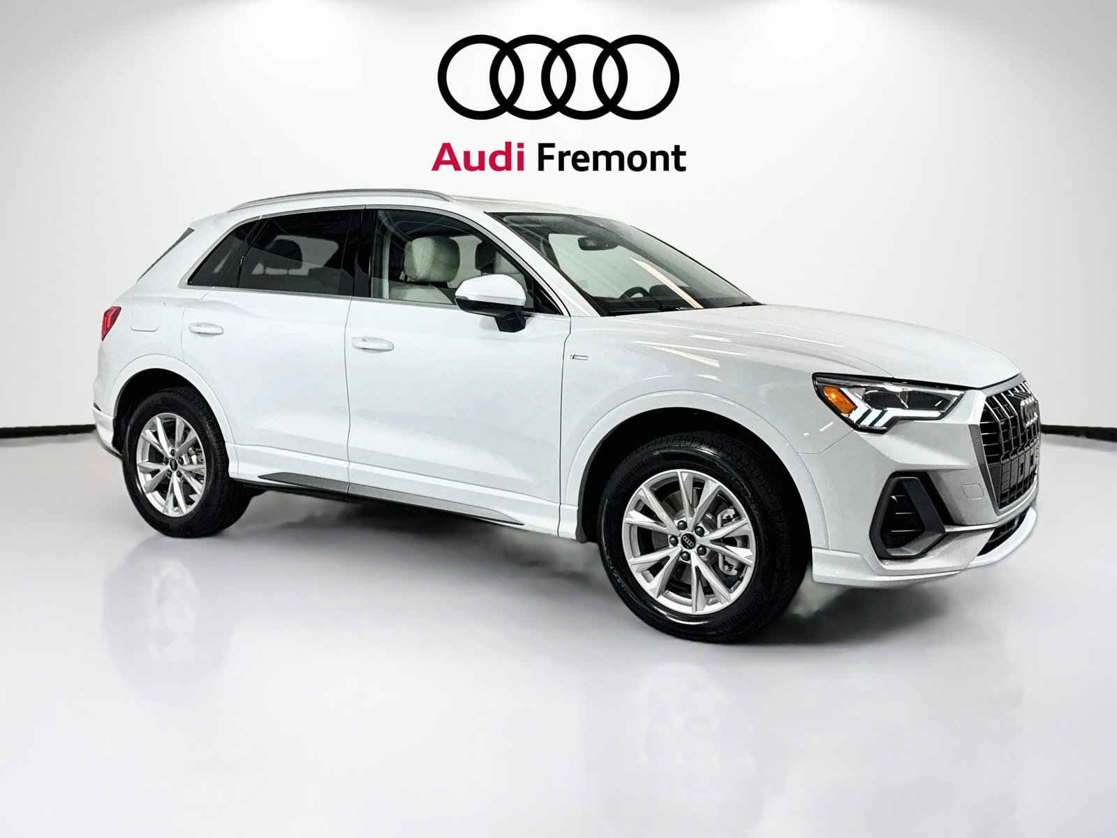 Used 2025 Glacier White Audi S line Premium image 29