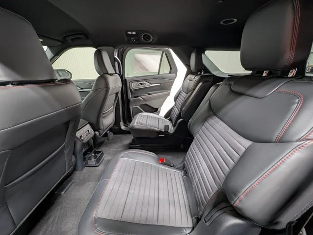 New 2026 Carbonized Gray Metallic Ford ST-Line image 41