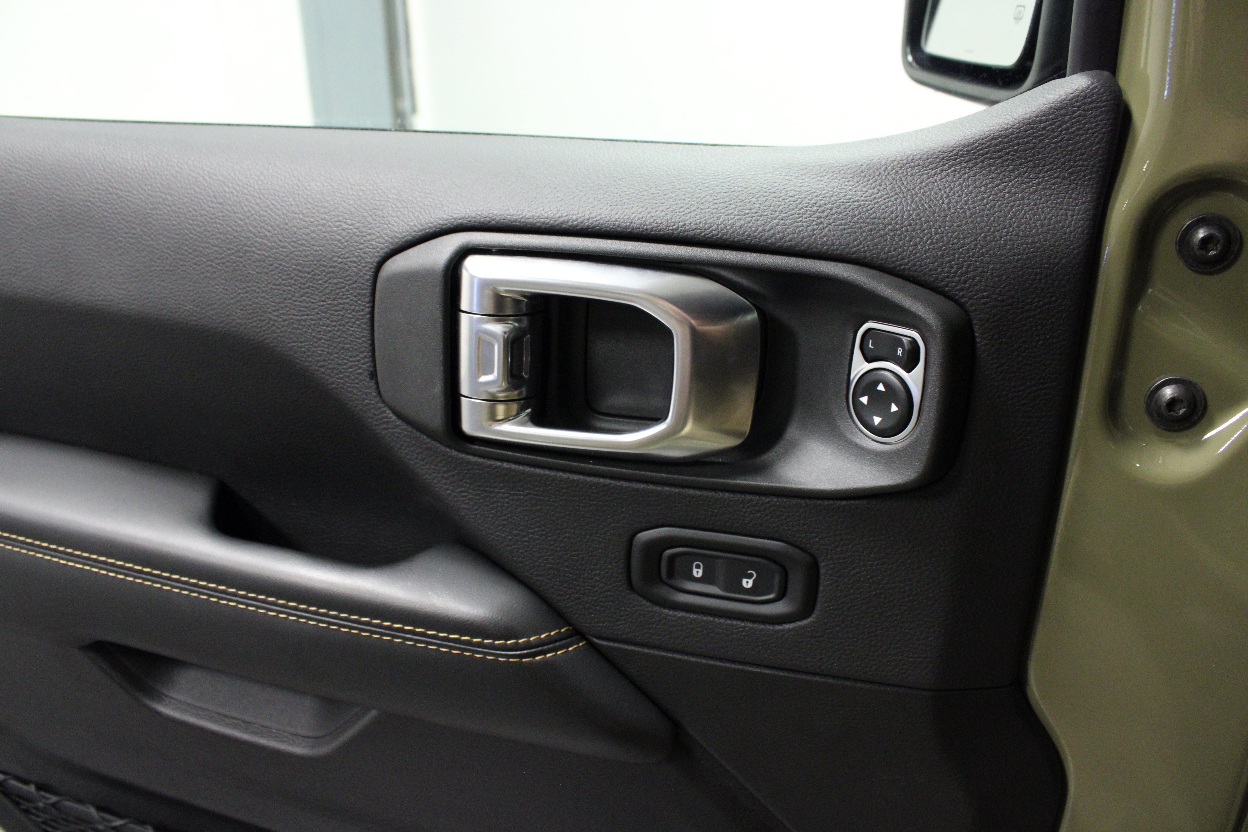 Used 2025 41 Jeep Rubicon 392 image 19
