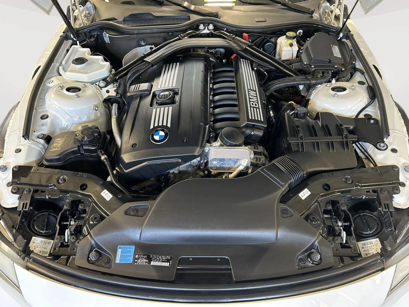 Used 2011 Alpine White BMW sDrive30i image 26