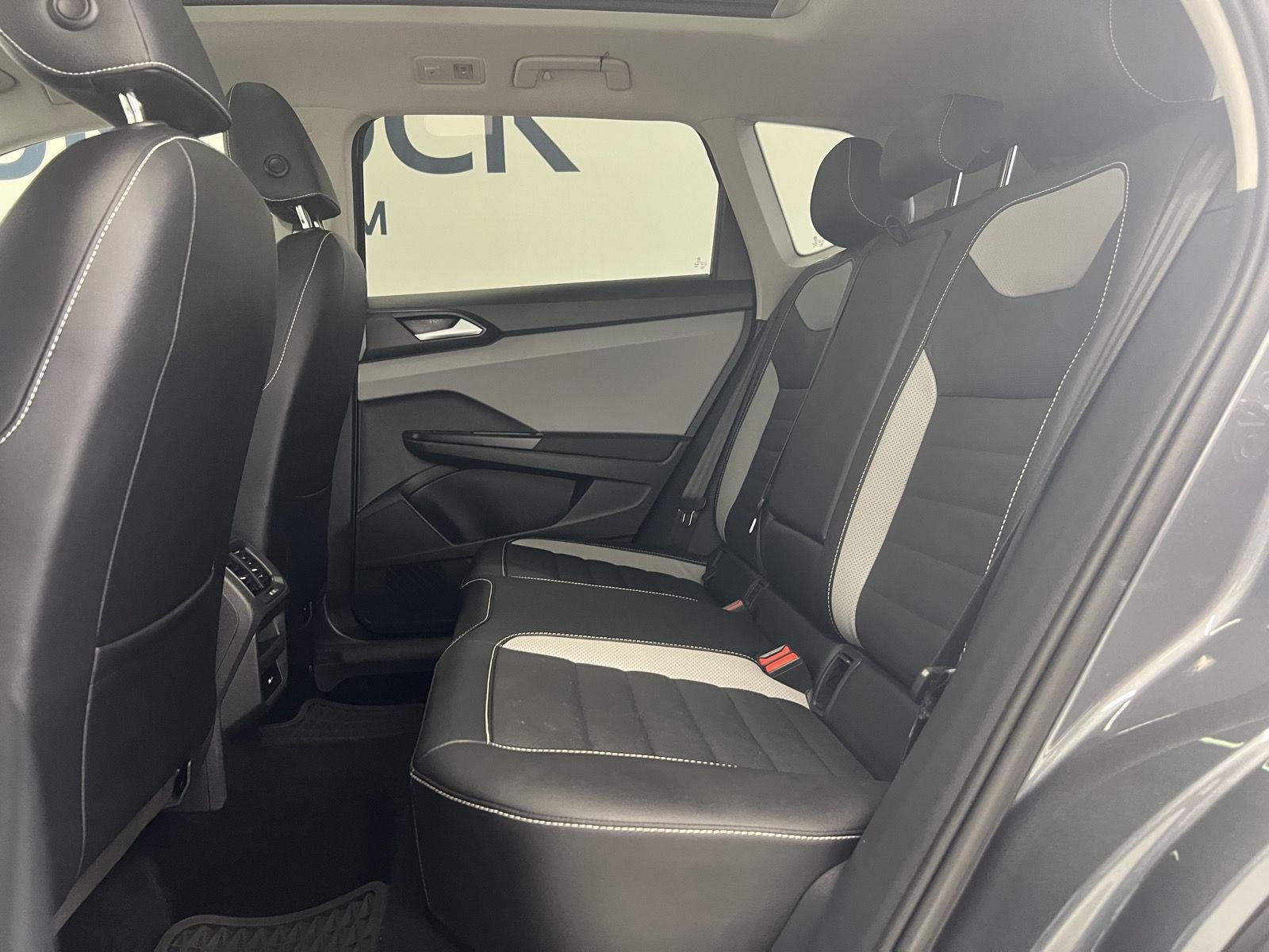 2022 Volkswagen Taos SEL - Photo 6