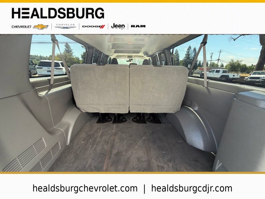 2025 Chevrolet Express Passenger LT - Photo 26