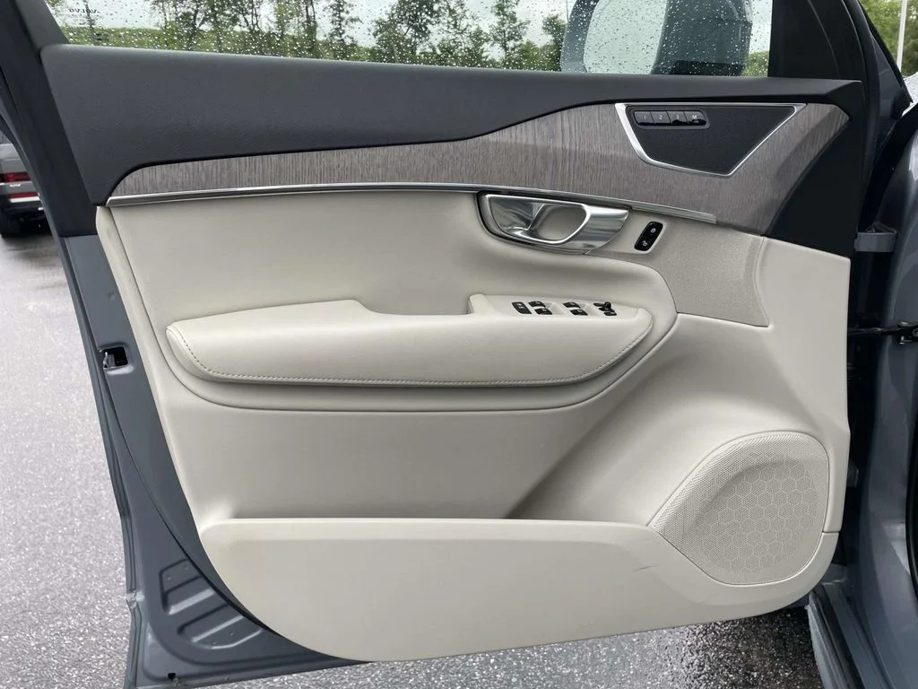 2023 Volvo XC90 Plus - Photo 5