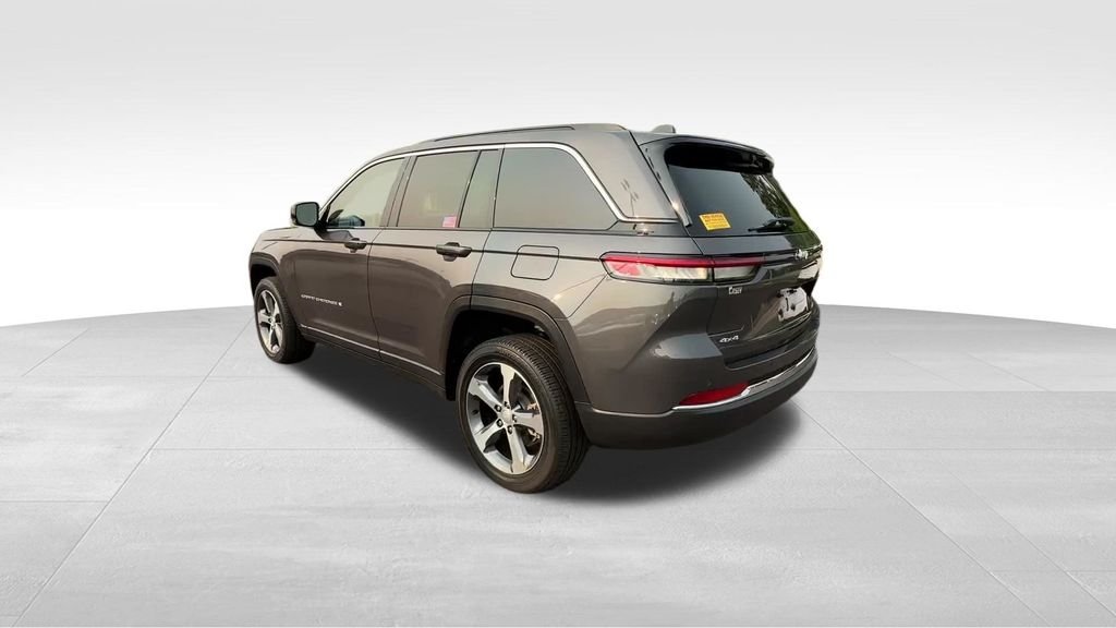 Used 2025 Gray Jeep Limited image 4