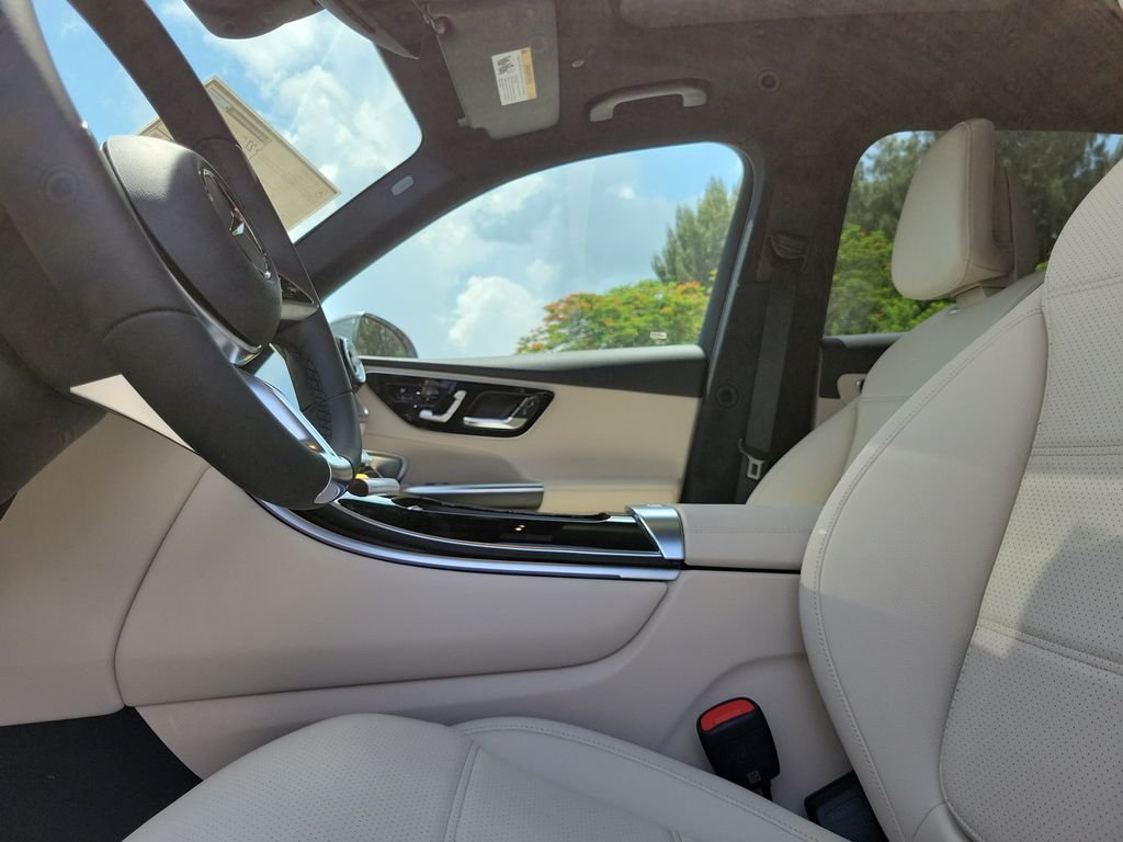 New 2027 MANUFAKTUR Alpine Grey Mercedes-Benz GLC 300 image 19