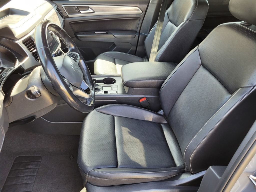 Certified Used 2020 Gray Volkswagen 3.6L V6 SE w/Technology image 16