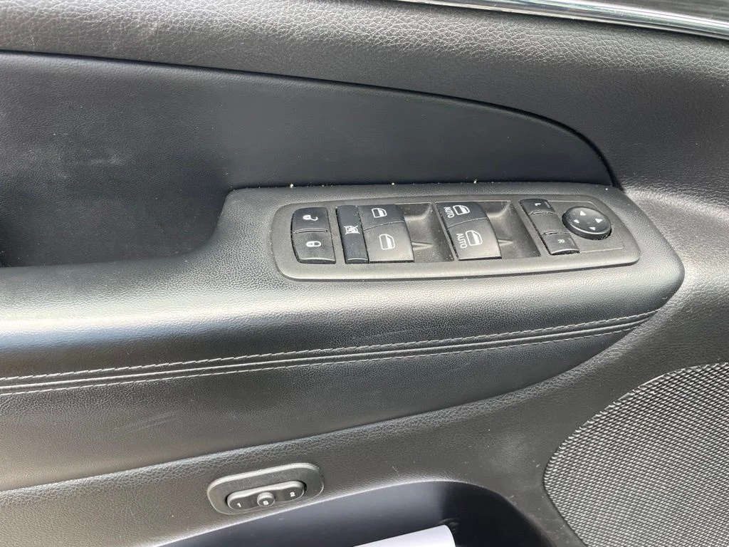Used 2022 Black Jeep Limited image 13
