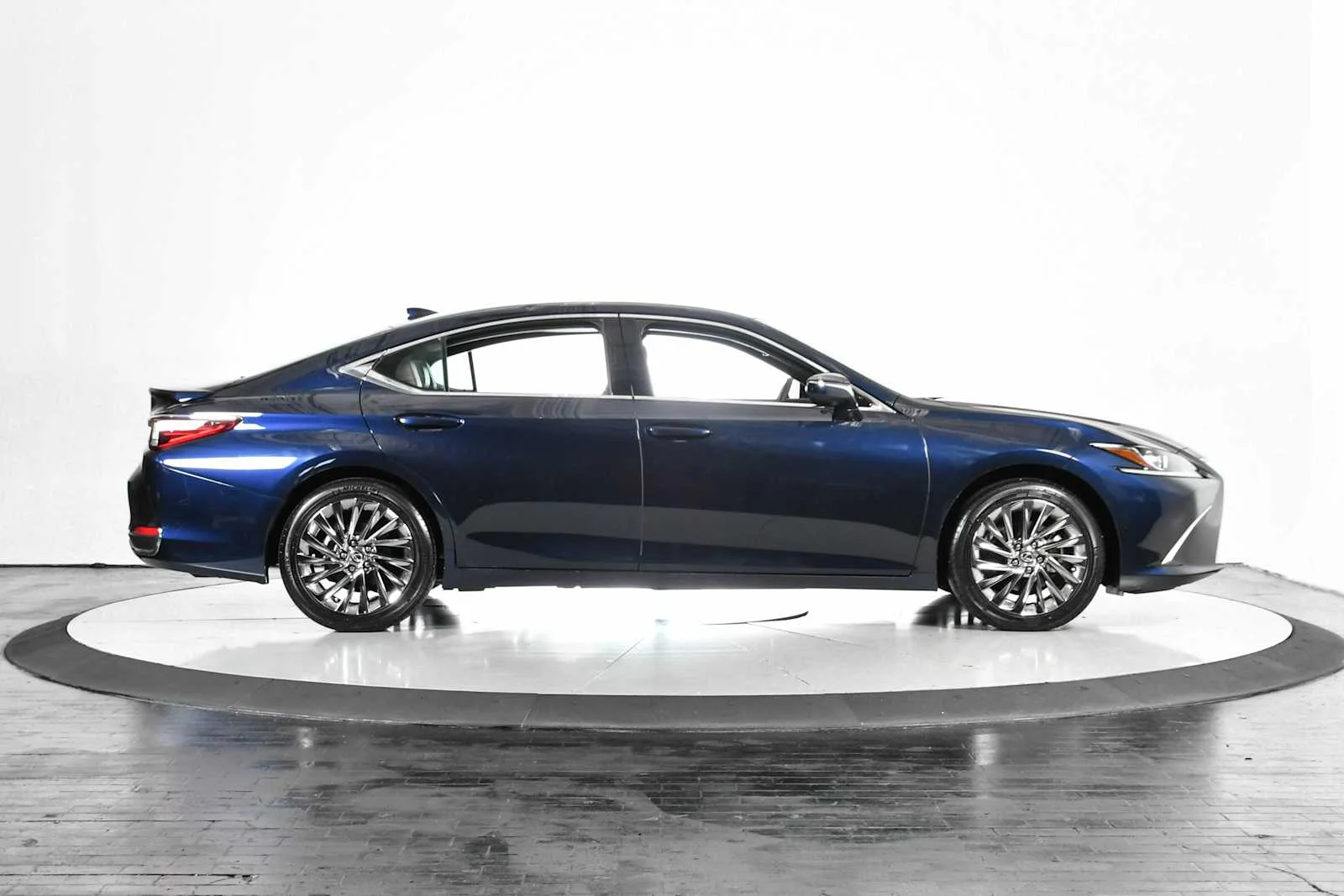 Used 2025 Nightfall Mica Lexus Luxury image 10
