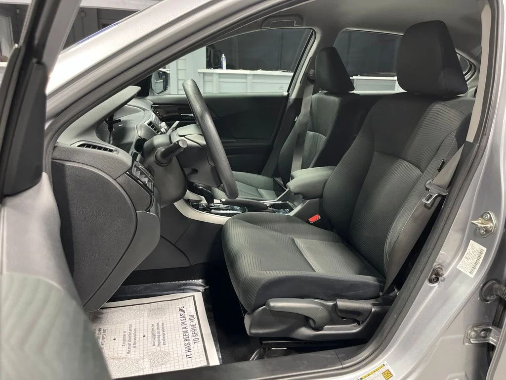Certified Used 2016 Lunar Silver Metallic Honda LX image 12
