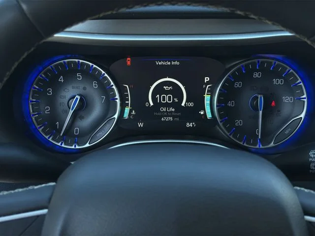 Used 2024 Silver Chrysler Touring L image 22