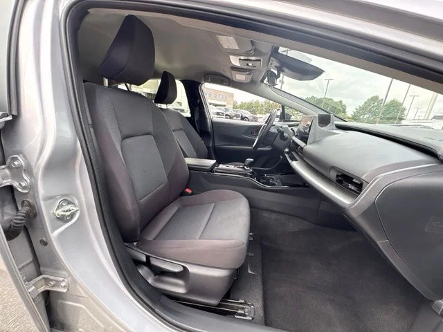 Used 2025  Toyota LE image 19
