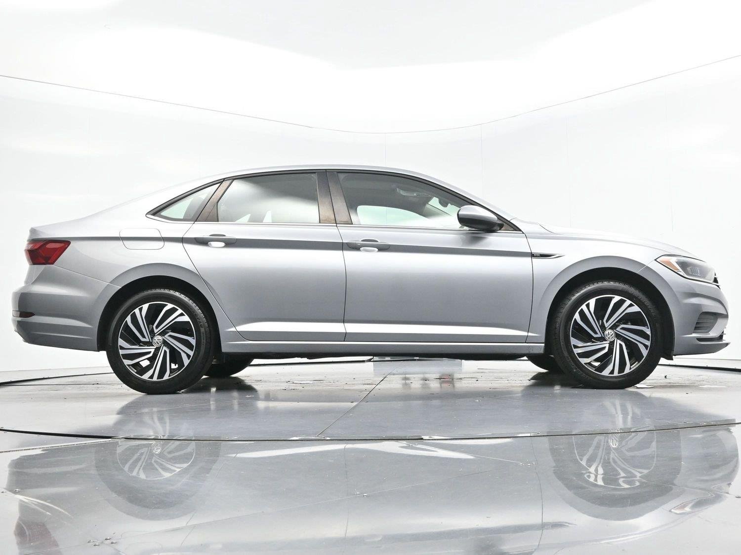 Used 2021 Pyrite Silver Metallic Volkswagen SEL image 52