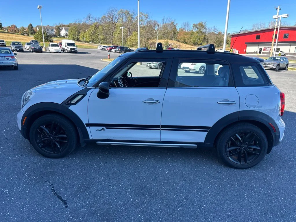 Used 2016 Light White MINI Base image 6