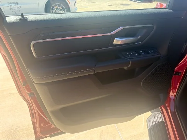 New 2027 Molten Red Pearl-Coat Exterior Paint RAM Big Horn/Lone Star image 14