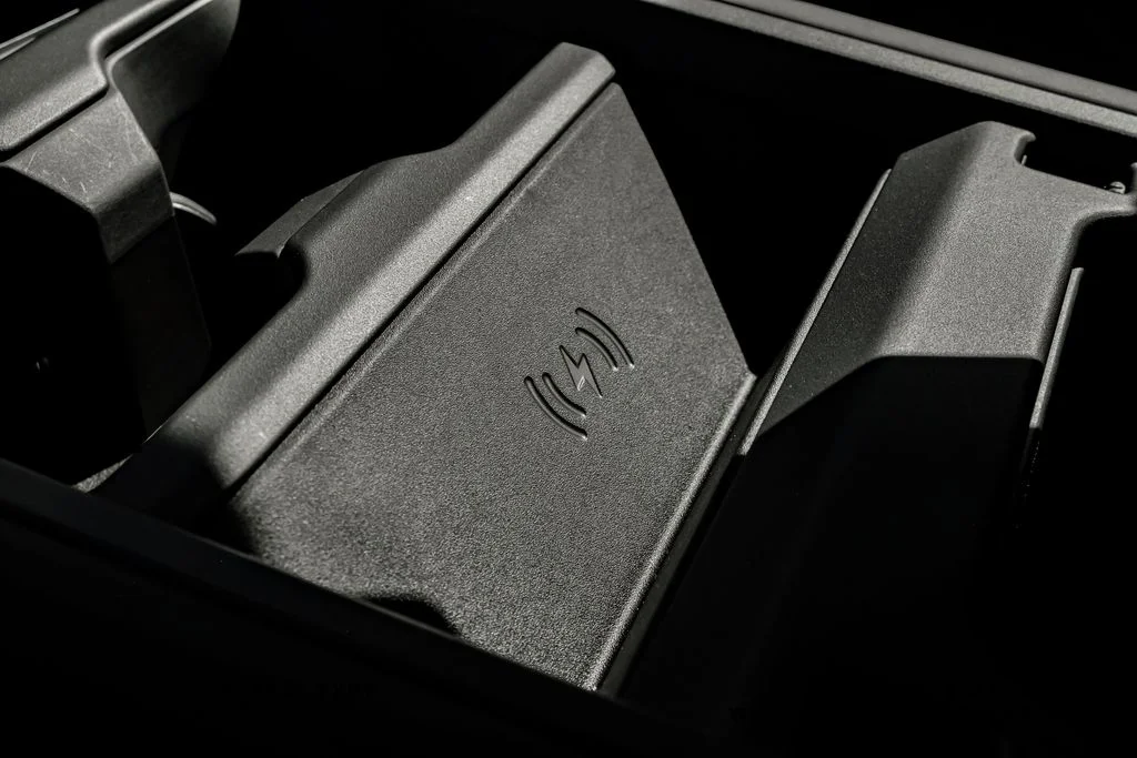 New 2026 Fuji White Land Rover X-Dynamic SE image 24
