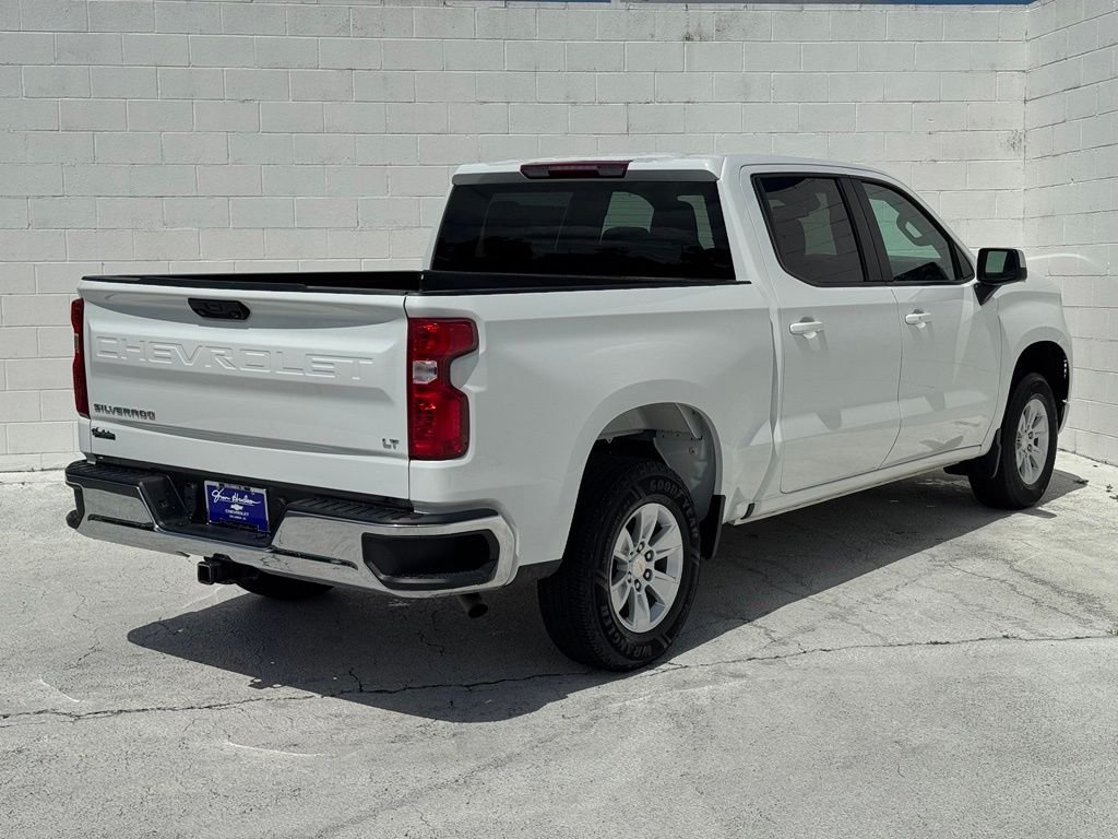 Used 2025 White Chevrolet LT image 13