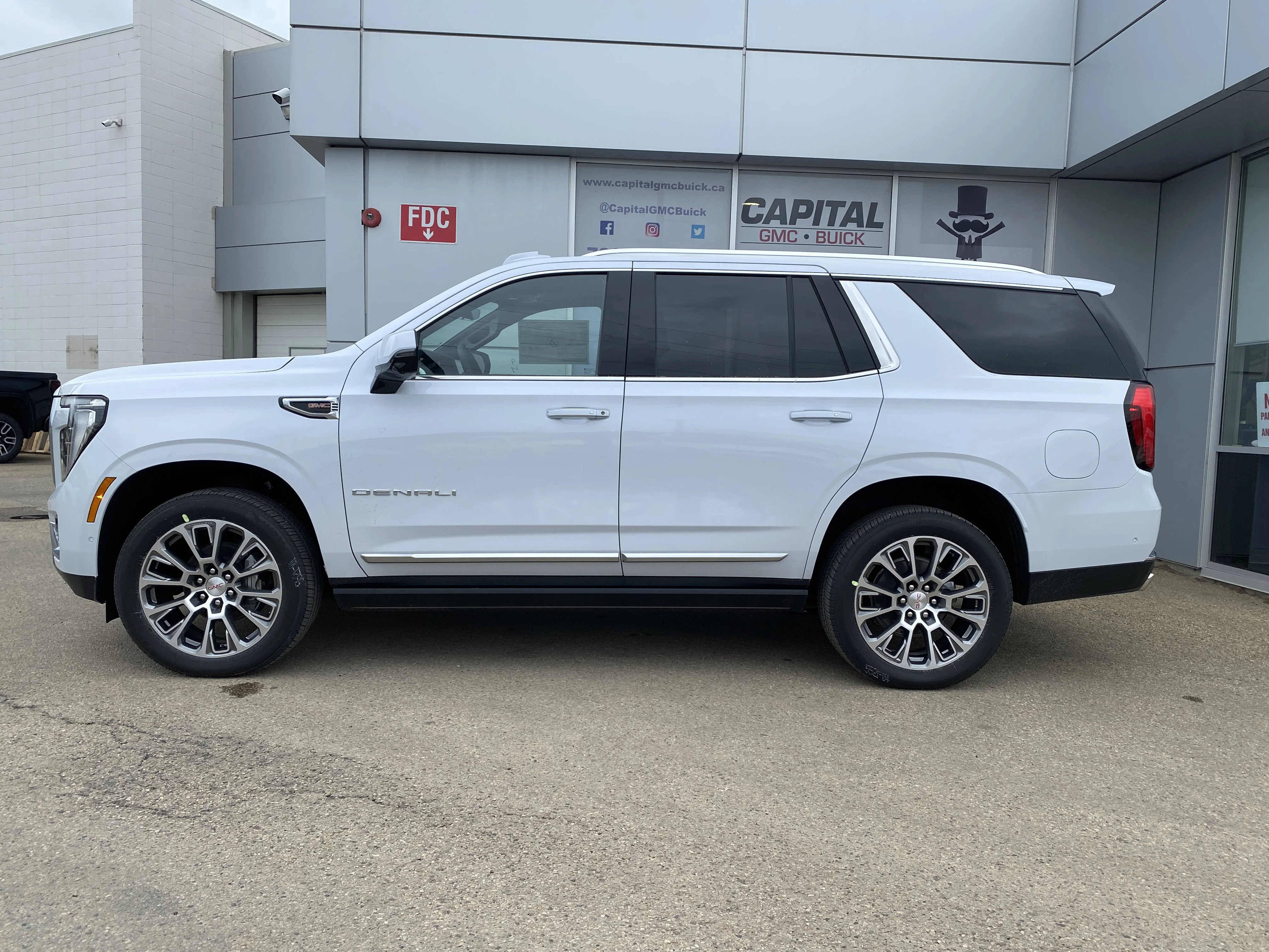 New 2026 GLACIER WHITE TRICOAT GMC Denali image 3