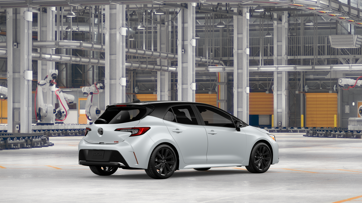 New 2027 Wind Chill Pearl with Black roof Toyota XSE image 10