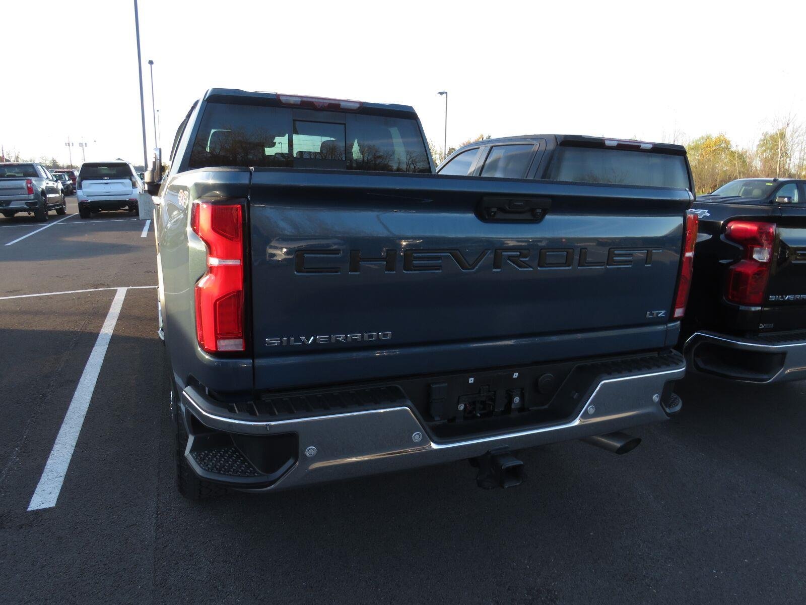 Used 2024  Chevrolet  image 13