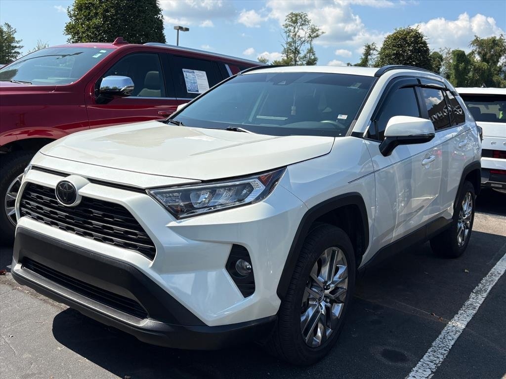 Used 2021 Blizzard Pearl Toyota XLE Premium image 2