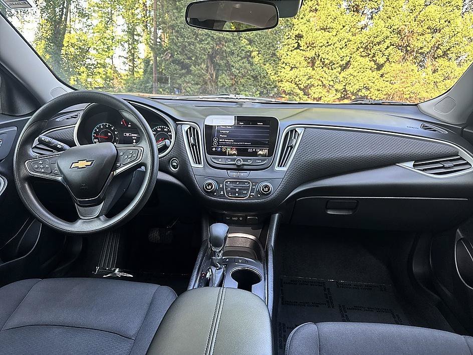 Used 2025 Sterling Gray Metallic Chevrolet LT image 18