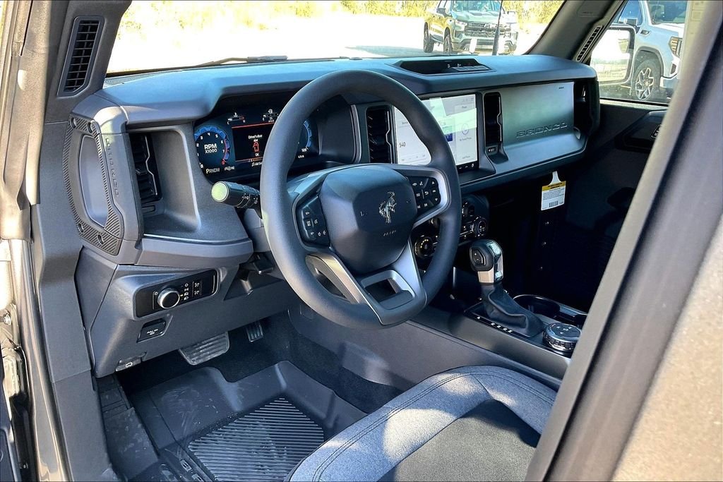 New 2025 Ford Bronco Base 4D Sport Utility