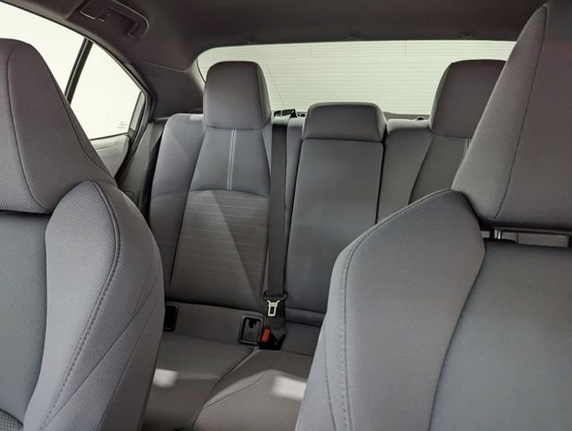 Used 2022 Silver Toyota SE image 9