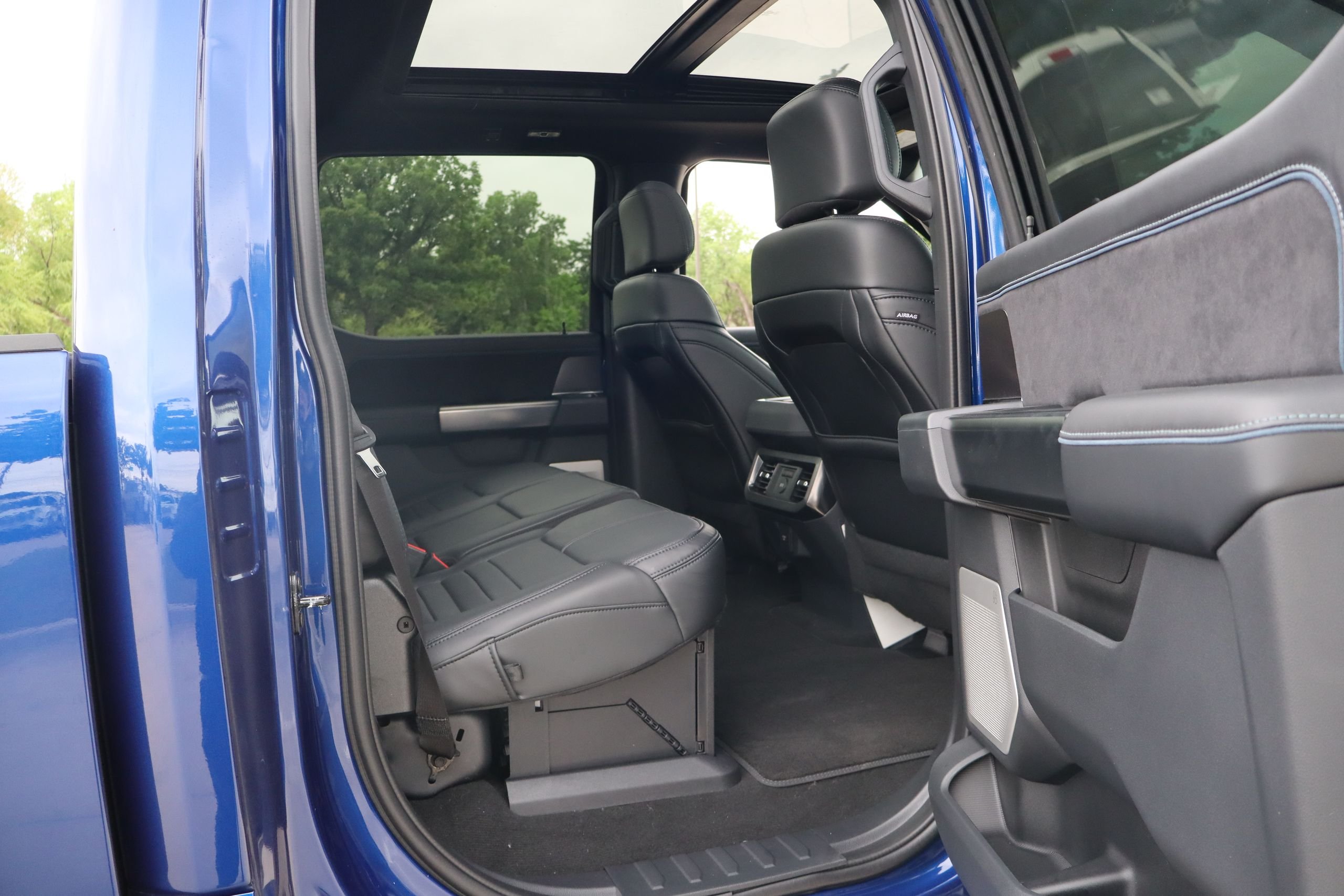 New 2026 Argon Blue Metallic Ford F-250® Platinum® image 28