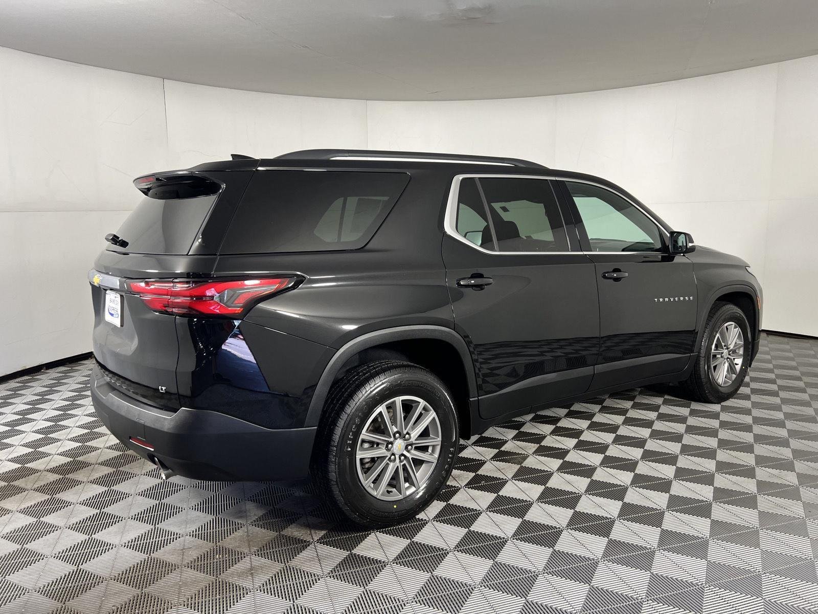 Used 2023 Mosaic Black Metallic Chevrolet LT Cloth image 29
