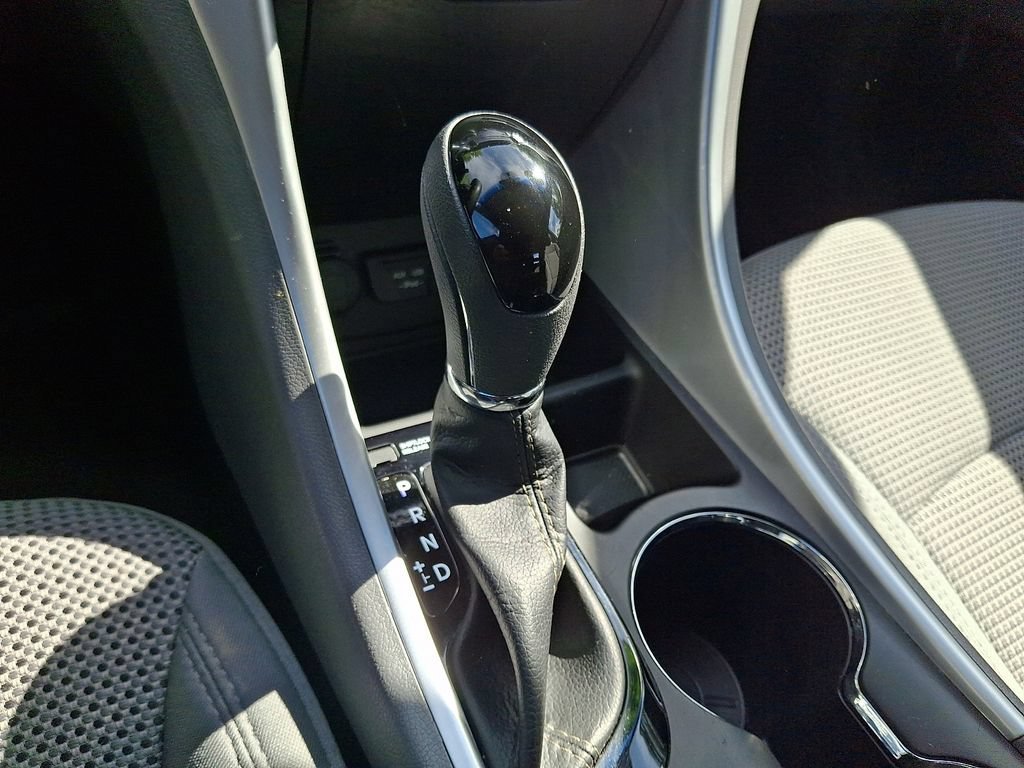 Used 2013 Blue Hyundai GLS image 15