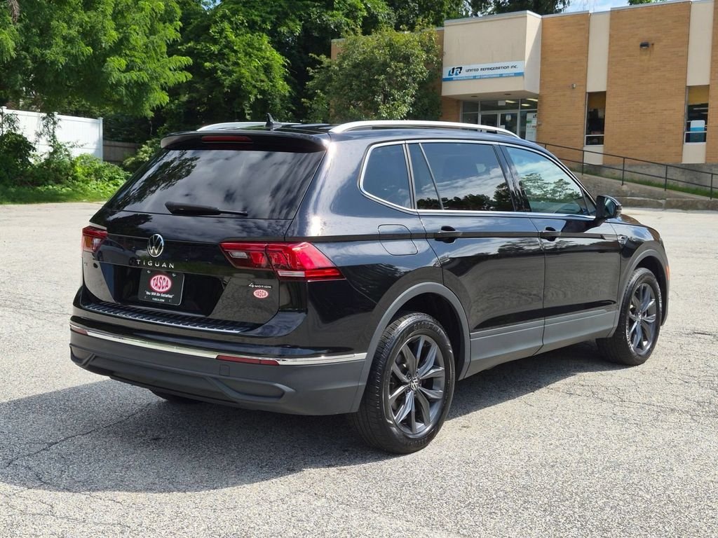 Used 2022 Black Volkswagen 2.0T SE image 3