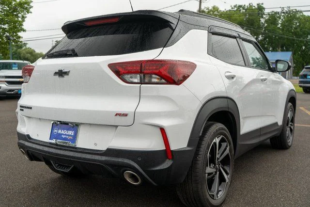 Used 2022 White Chevrolet RS image 6