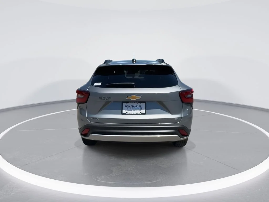 Used 2024 Gray Chevrolet LT image 7