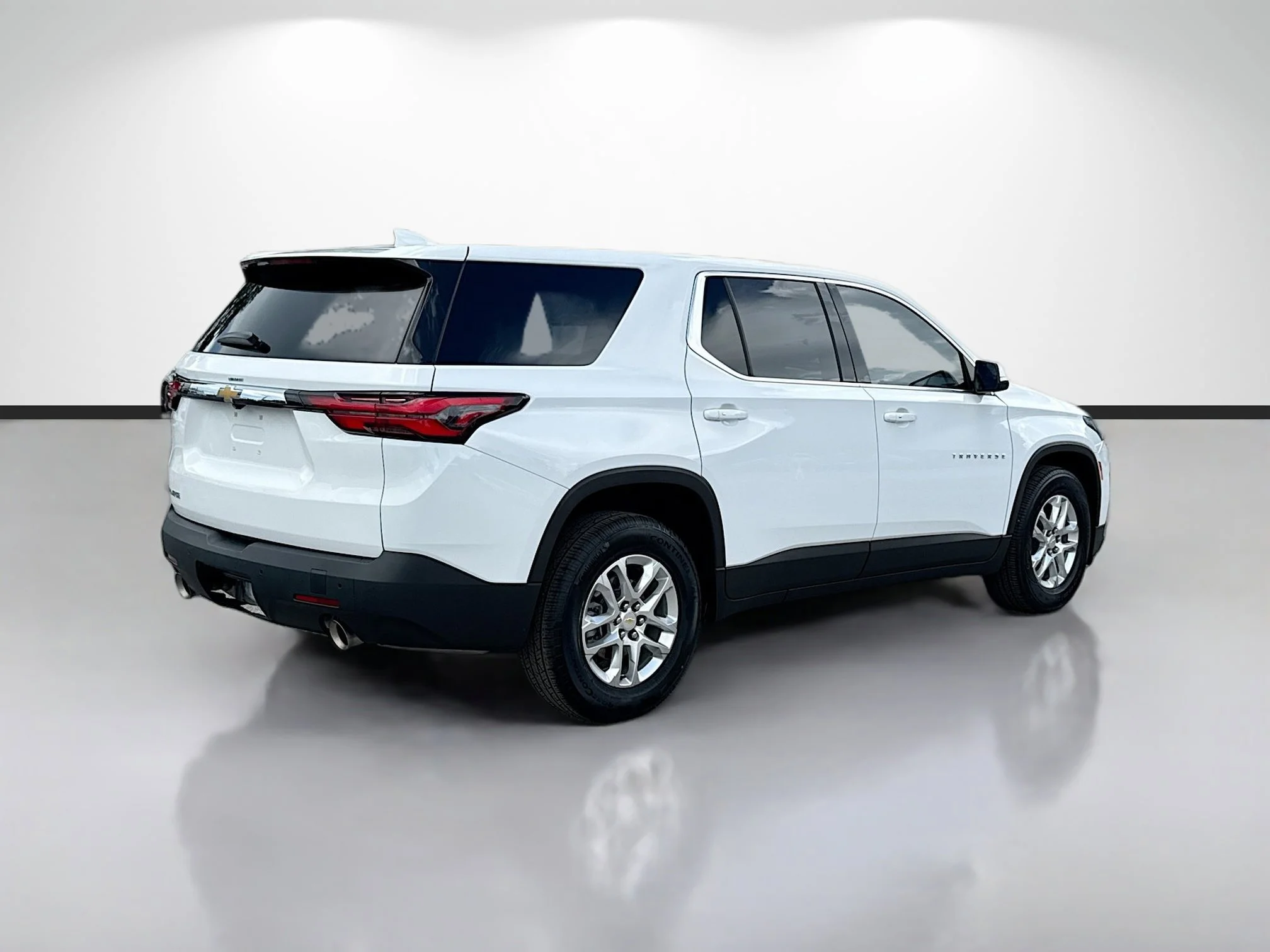 Used 2022 Summit White Chevrolet LS image 3