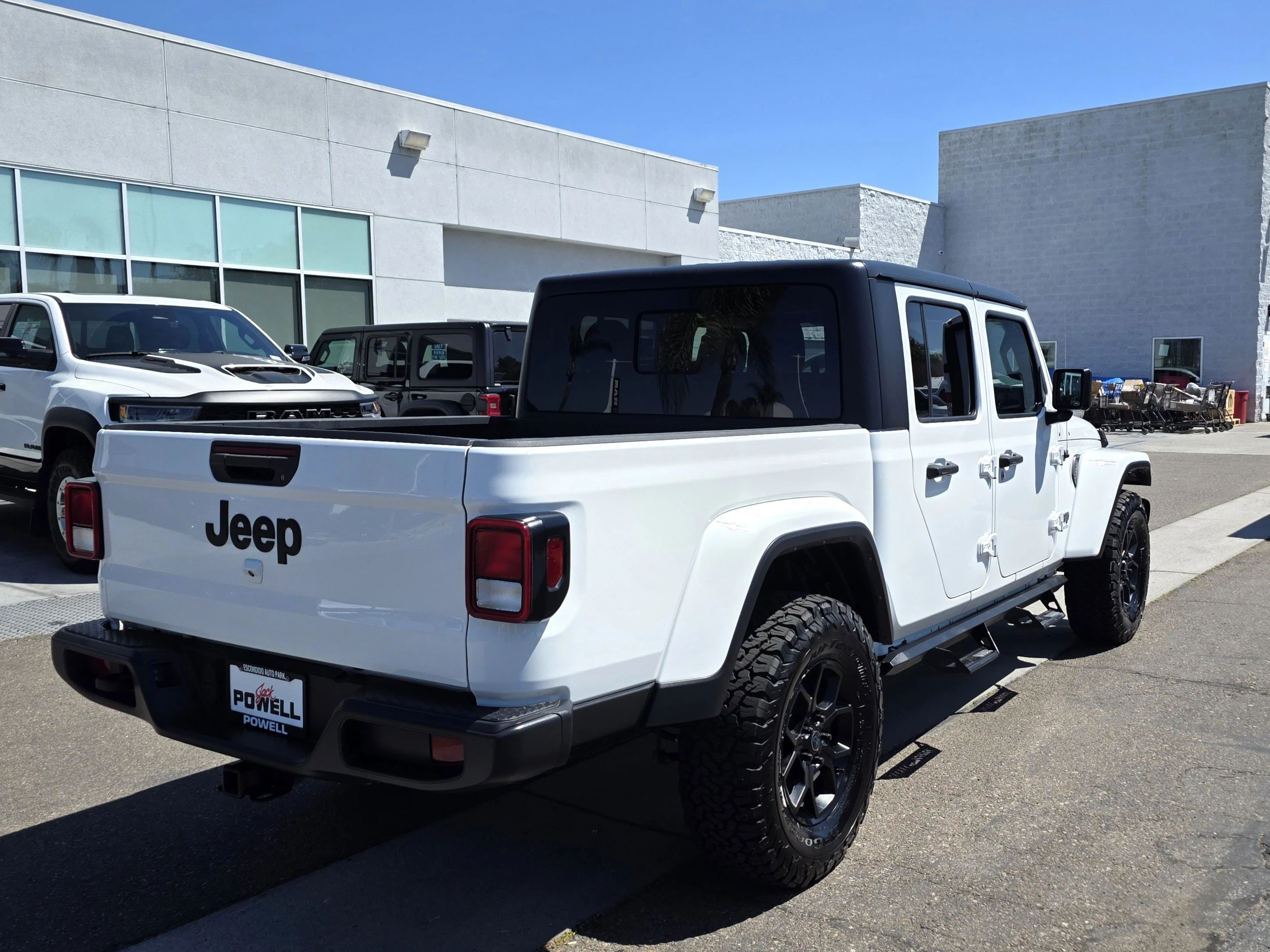 Used 2022 Bright White Clearcoat Jeep Sport image 5