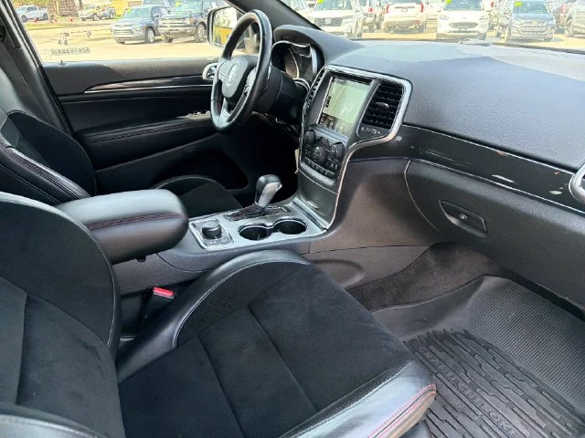 Used 2018 Gray Jeep Trailhawk image 24