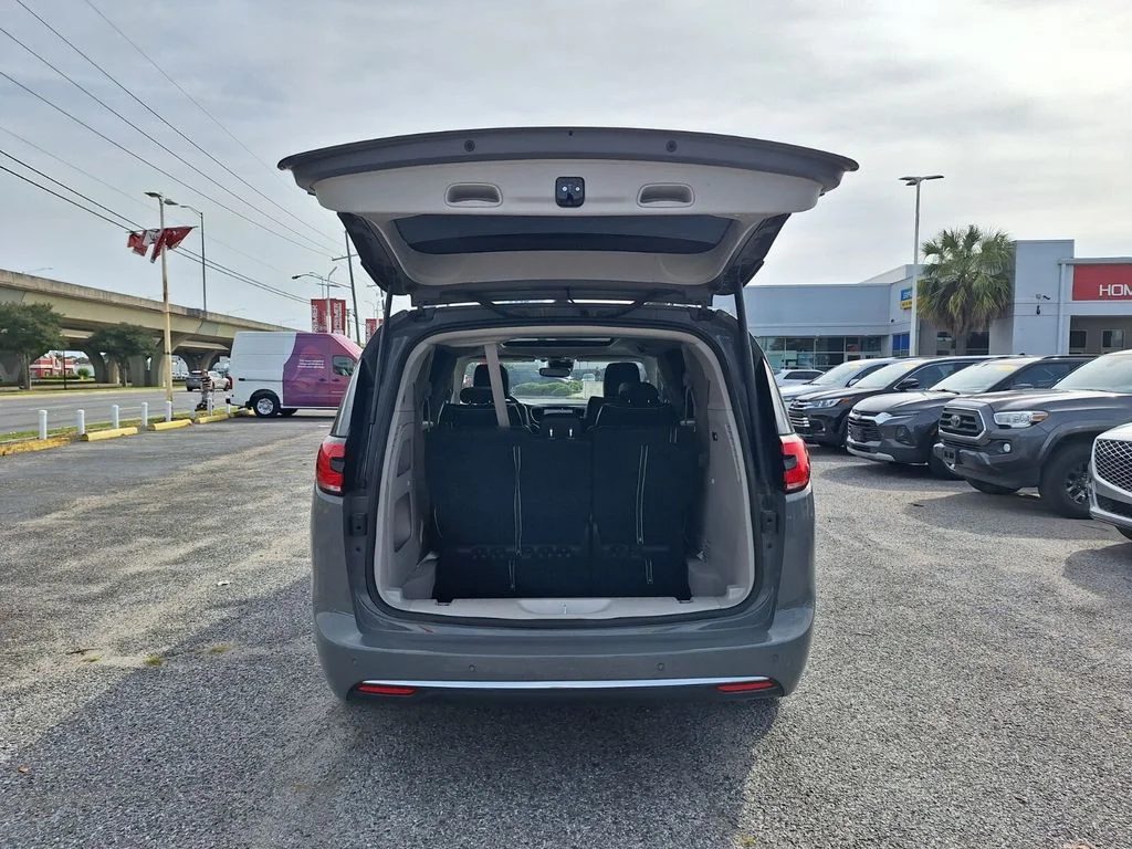 2023 Chrysler Pacifica Limited - Photo 30