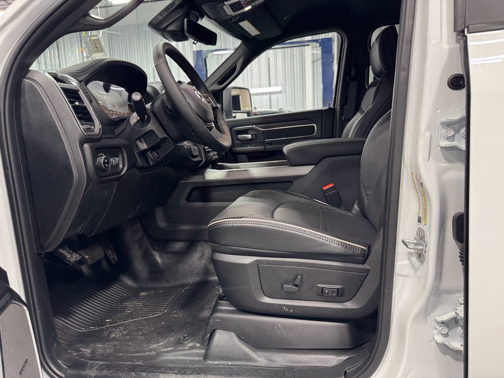 New 2025 Bright White Clear-Coat Exterior Paint RAM Big Horn image 3