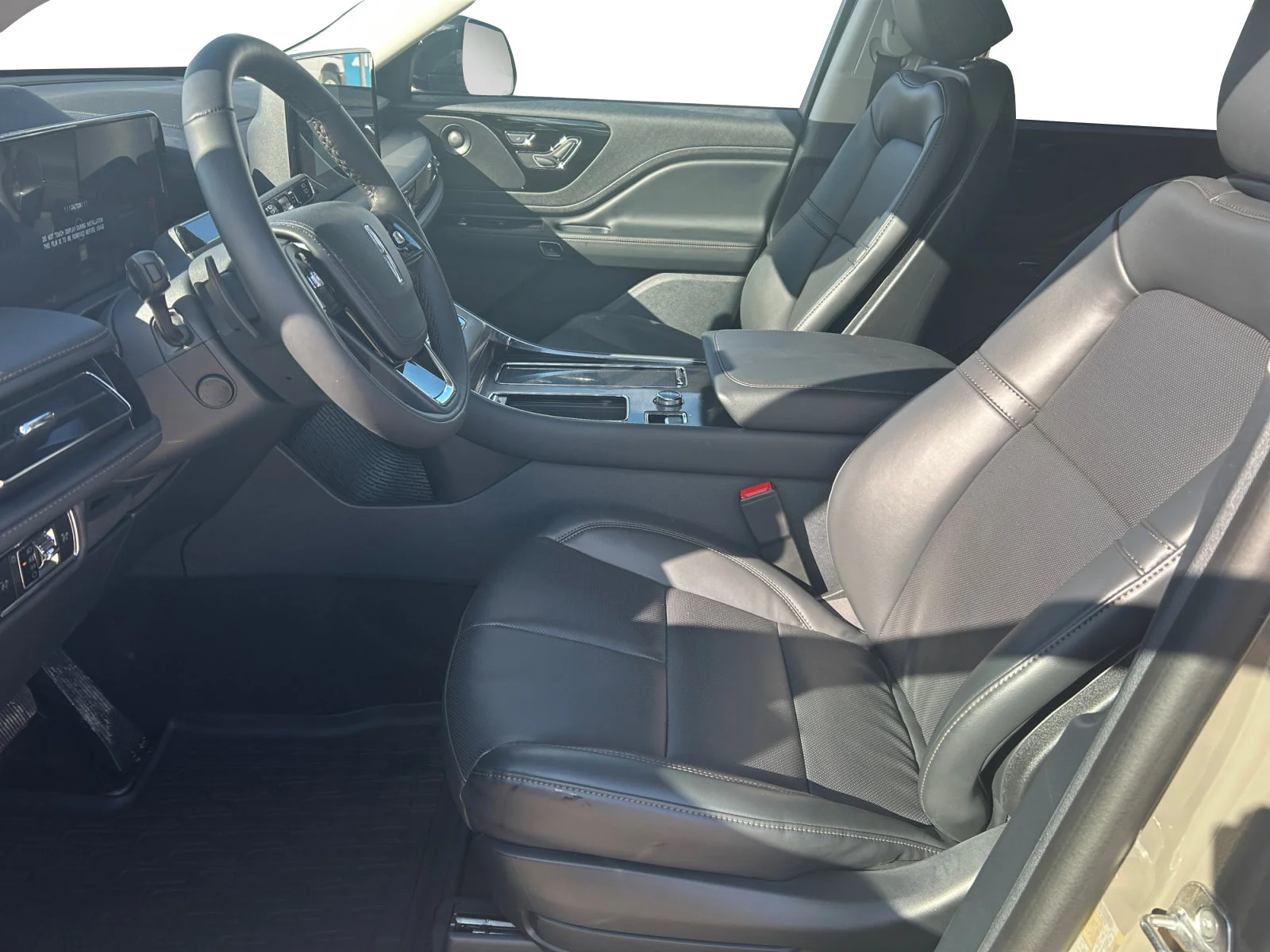 New 2026 Harbour Grey Clearcoat Lincoln Premiere image 14