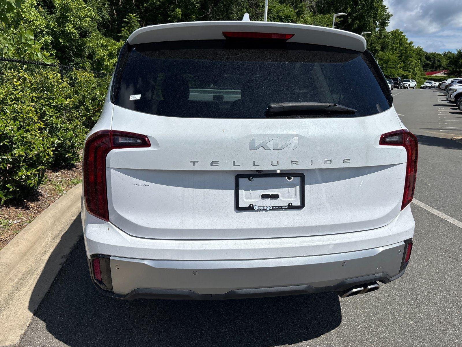 Used 2023 Glacial White Pearl Kia S image 4