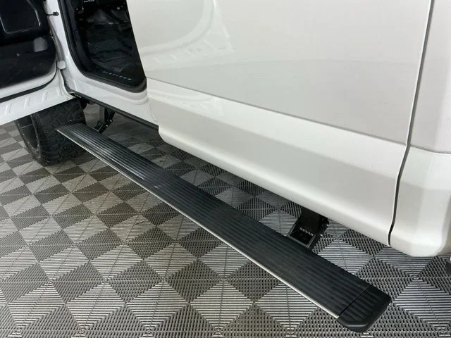 Used 2017 White Ford Platinum image 16