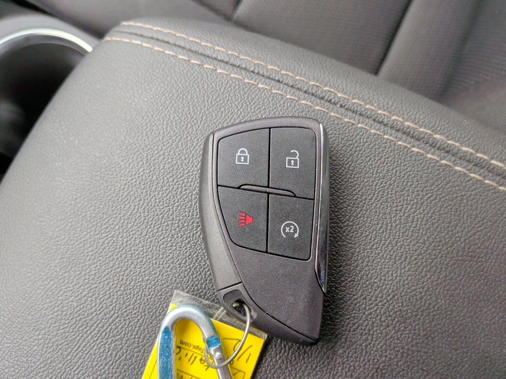 Used 2026  GMC Elevation image 48